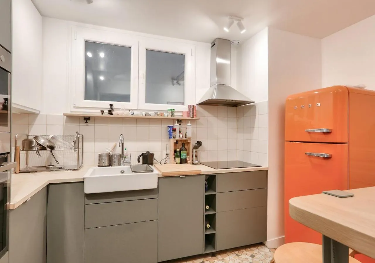 Apartment Gorgeous, Bright & Large 1 Bedroom Near Montmartre Paris