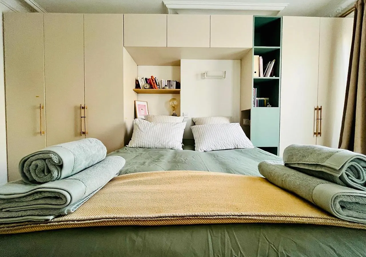 Lejlighed Gorgeous, Bright & Large 1 Bedroom Near Montmartre Paris